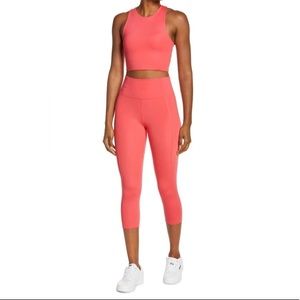 ❤️Girlfriend Collective Cropped High-Rise Coral Red Leggings
